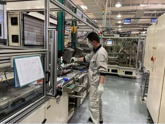 全球车市陷停摆危机,上百家工厂关闭,有零部件企业损失超20亿